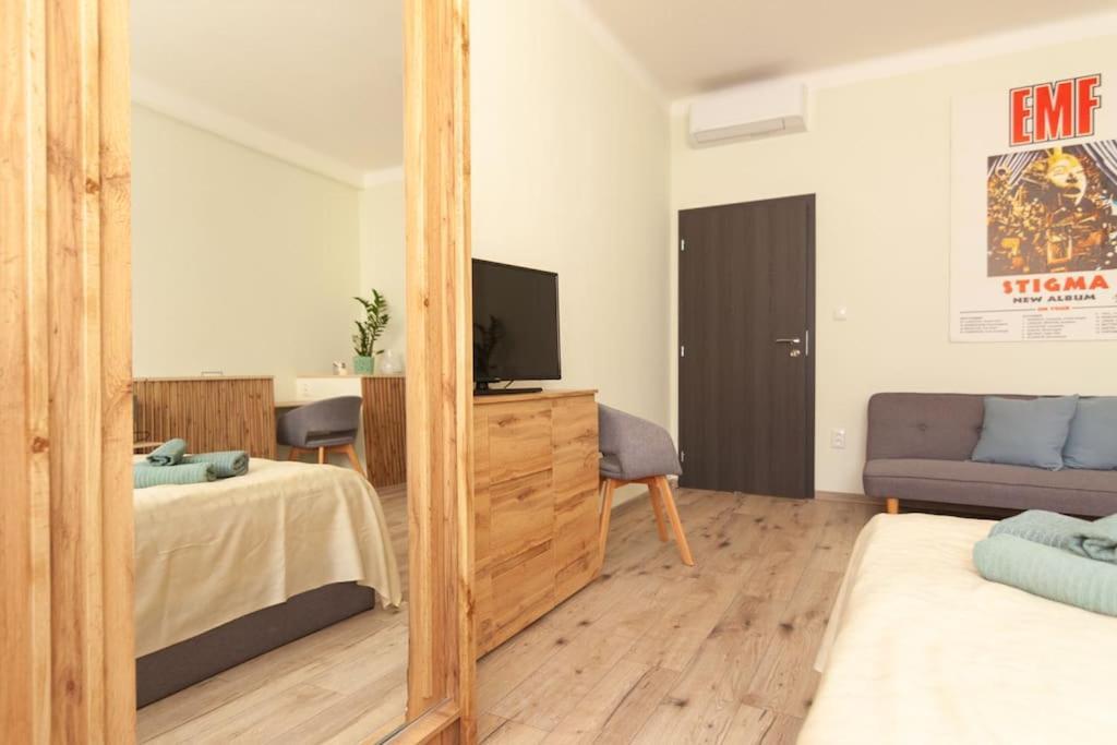 Vysoka Apartman Emf/Stp ブラチスラヴァ エクステリア 写真