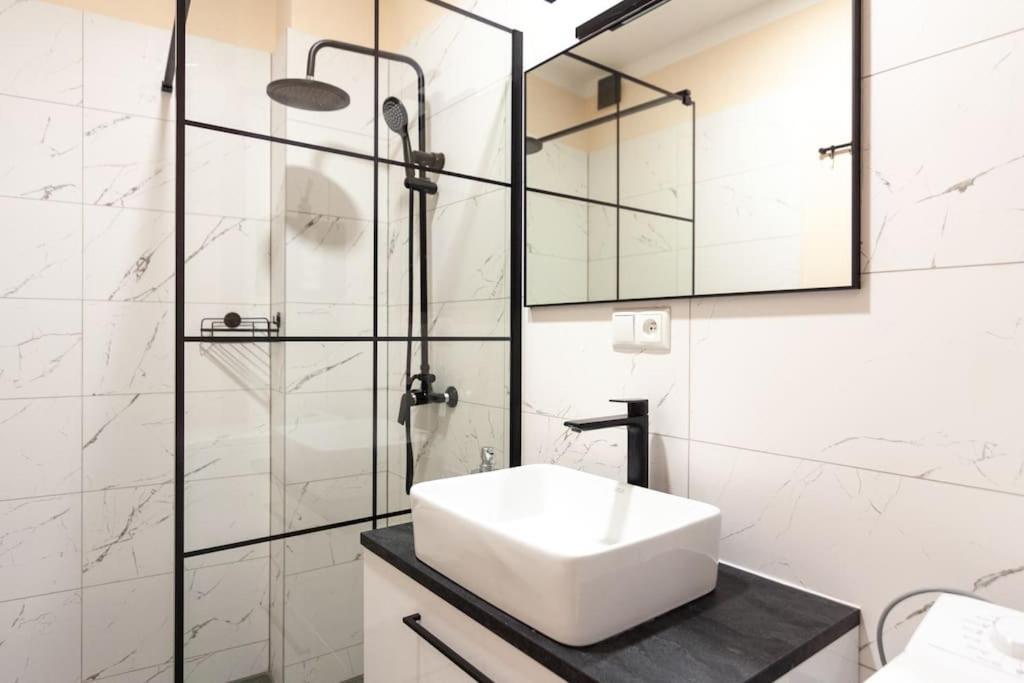 Vysoka Apartman Emf/Stp ブラチスラヴァ エクステリア 写真