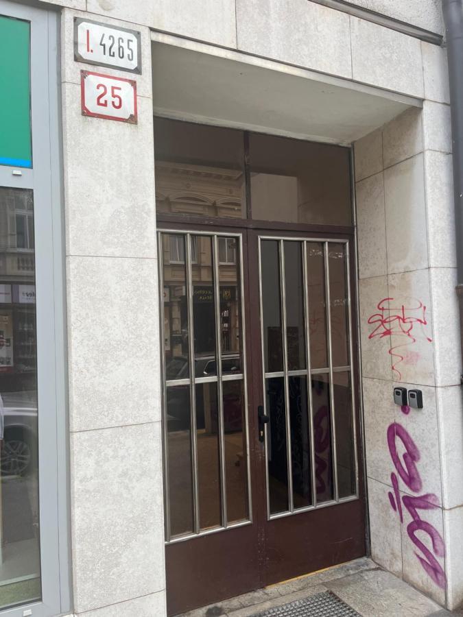 Vysoka Apartman Emf/Stp ブラチスラヴァ エクステリア 写真